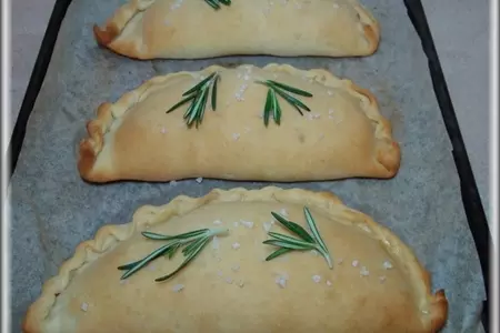 Миникальцоне "трио" (pizza calzone, закрытая пицца).: шаг 23