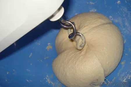 Пирожки, маковый руле  из дрожжевого теста: шаг 6