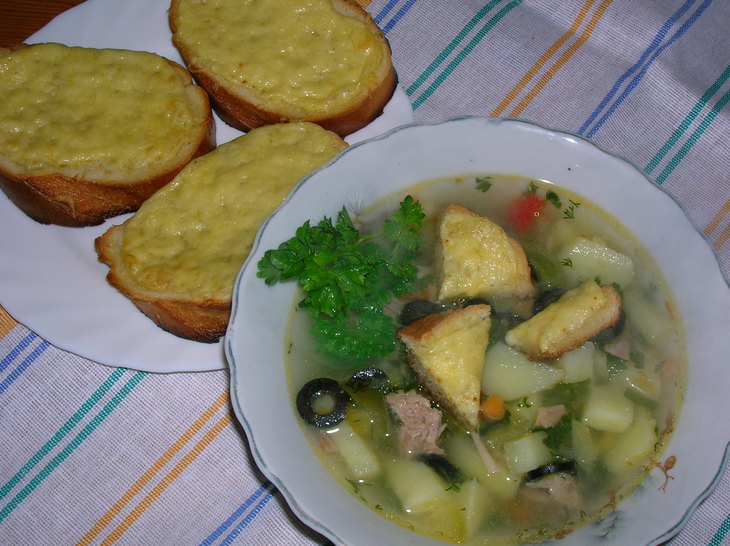 Суп из индейки с маслинами и сырными гренками: шаг 4