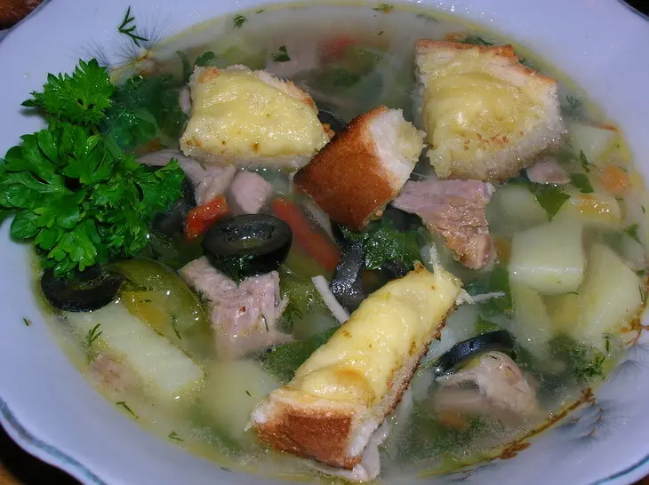 Суп из индейки с маслинами и сырными гренками: шаг 5