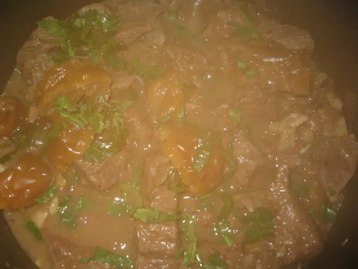 Баранина с курагой и черносливом: шаг 8