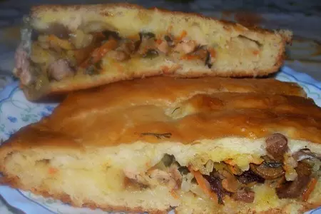 Пирог с рыбой двух видов,рисом и грибами: шаг 8