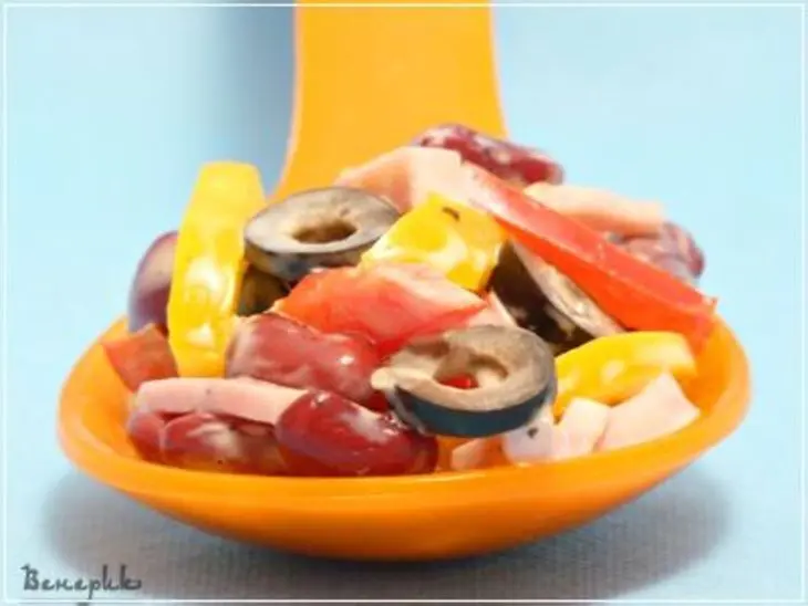 Салат с фасолью, оливками и ветчиной: шаг 8