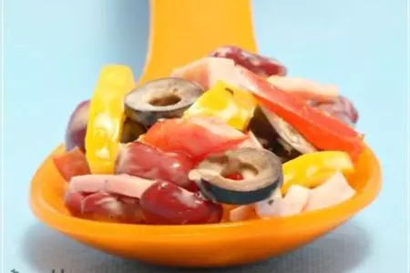 Салат с фасолью, оливками и ветчиной: шаг 8