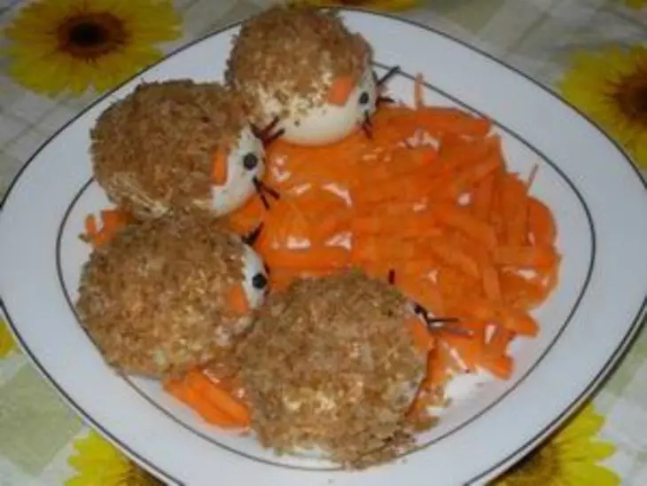 Ёжики на осенней полянке: шаг 2