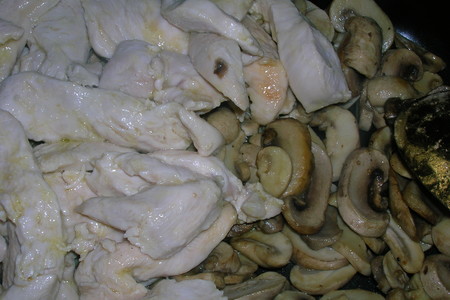 Куриная грудка в винно-миндально-грибном соусе: шаг 5