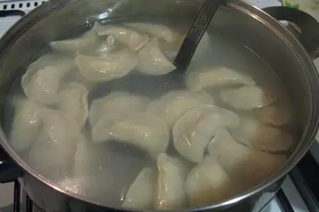Постное заварное тесто на вареники и пельмени + вареники с картофелем и мясом: шаг 8