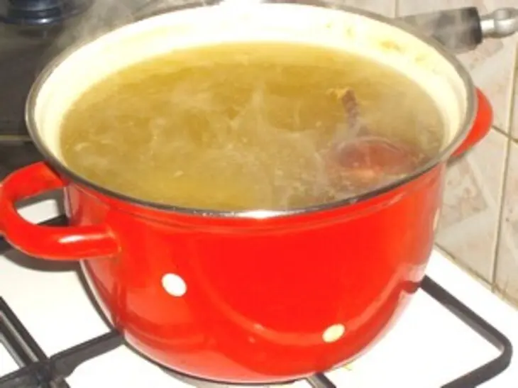 Кислые щи с горохом и яблоком: шаг 2