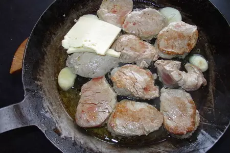 Хрюшины "медальоны" на стручковом горохе.: шаг 3
