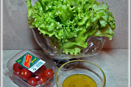 Лосось с грибами в слоёном тесте и укропным соусом с лёгким салатом.: шаг 22