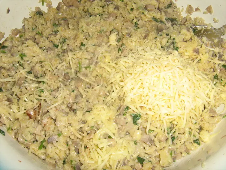 Арабские фанты с грибами и булгуром.: шаг 4