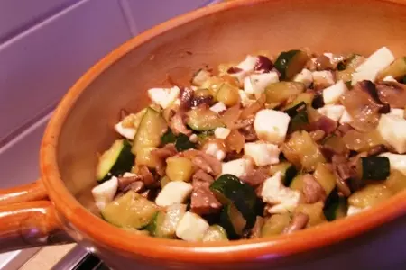 Цукини и шампиньоны запеченые с сыром моцарелла: шаг 5