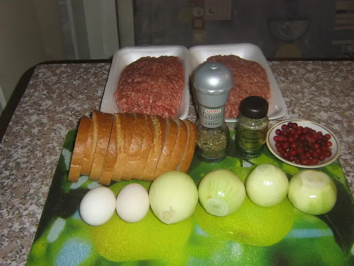 Котлеты лапинские с брусникой от анастасии: шаг 1