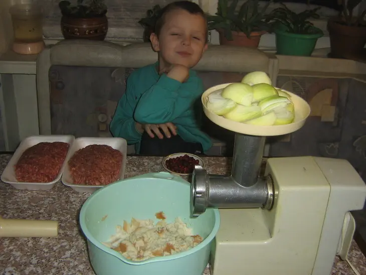 Котлеты лапинские с брусникой от анастасии: шаг 2