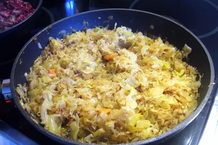 Вареники из заварного теста с квашеной капустой и печенью: шаг 1