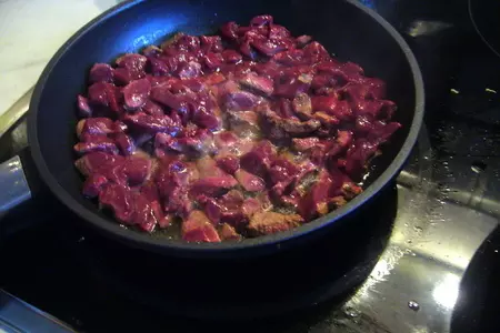 Вареники из заварного теста с квашеной капустой и печенью: шаг 2