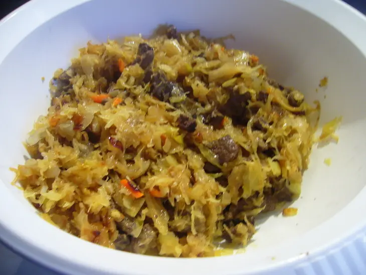 Вареники из заварного теста с квашеной капустой и печенью: шаг 3