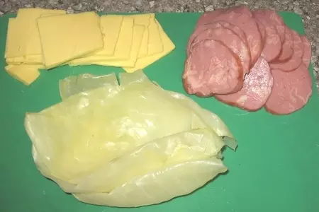 Капустный шницель с начинкой.: шаг 1