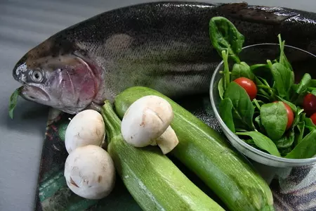 "коралловый риф" - форель, запечённая с овощами: шаг 1