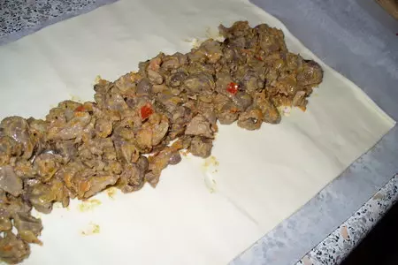 Пирог  " помятый " (с куринными потрошками и рисом ): шаг 3