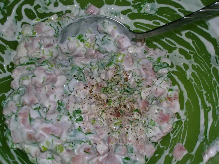 Филе индейки запеченное с ветчиной и грибами в йогуртовой заправке и перцовом кольце))): шаг 4