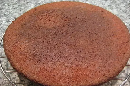 Торт шоколадный с вареной сгущенкой: шаг 7