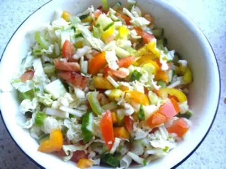 Салат овощной с грибами: шаг 1