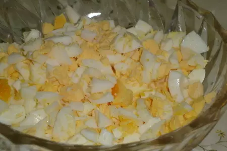 Салат из печени  трески с оливками и каперсами: шаг 2