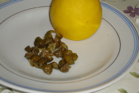 Салат из печени  трески с оливками и каперсами: шаг 4