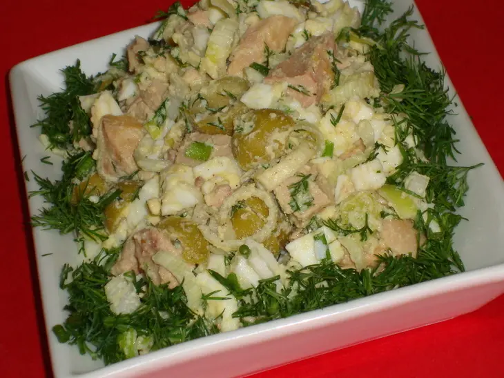 Салат из печени  трески с оливками и каперсами: шаг 8
