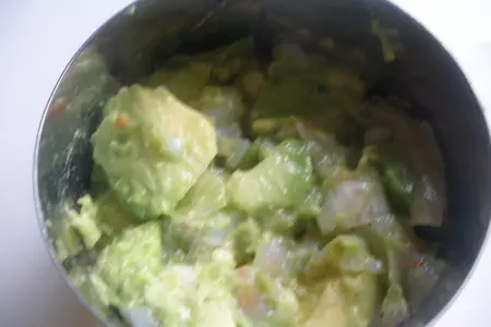 Тиан с креветками, авокадо и маринованными помидорами: шаг 2
