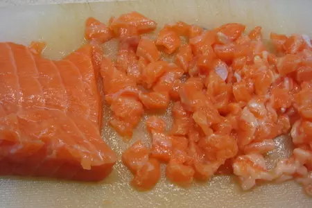 Домашние голубцы с семгой и китайской капустой.: шаг 2