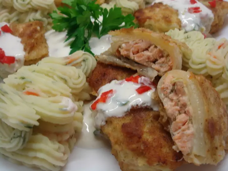 Домашние голубцы с семгой и китайской капустой.: шаг 7