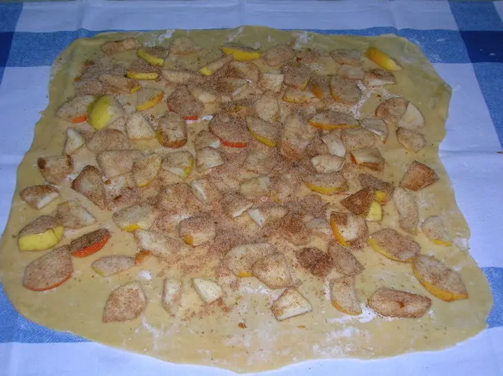 Штрудель с яблоками + штрудель с творогом: шаг 4