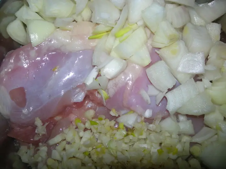 Куриное мясо в горшочке: шаг 2