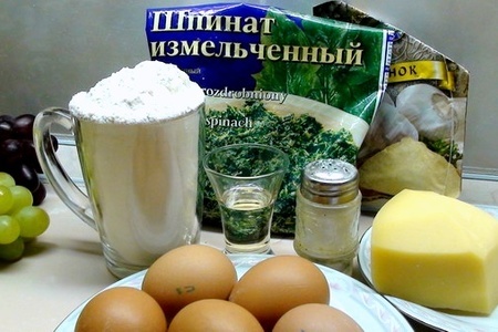 Домашняя чесночно-шпинатная лапша под чесночно-медовым соусом (с креветками).: шаг 1