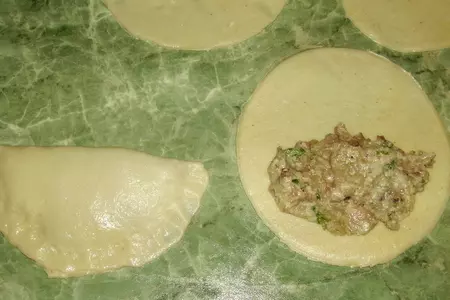 Чебуреки: шаг 2
