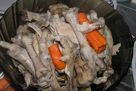 Холодец из куриных лапок: шаг 3