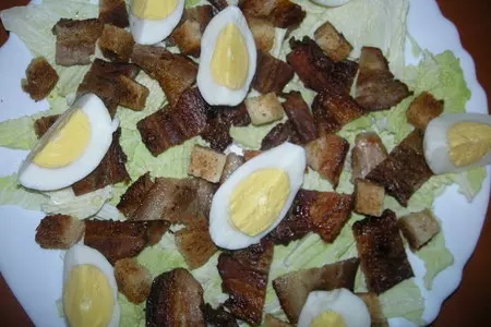 Салат «цезарь» с беконом: шаг 6