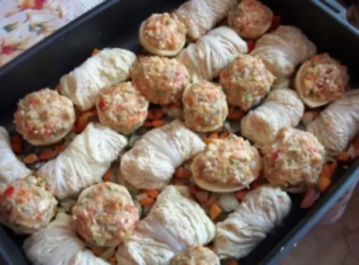Голубчики из китайской капусты+куриные котлетки на картофельных подушечках (фарш экспериментальный): шаг 6