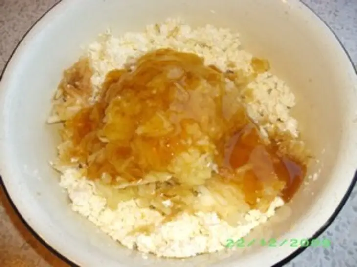 Кексы из кукурузной муки с изюмом: шаг 2