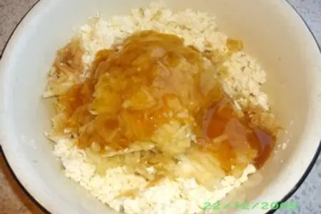 Кексы из кукурузной муки с изюмом: шаг 2