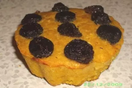 Кексы из кукурузной муки с изюмом: шаг 7