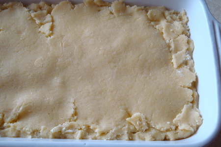 Нежный песочный пирог с творожно-яблочной начинкой: шаг 5