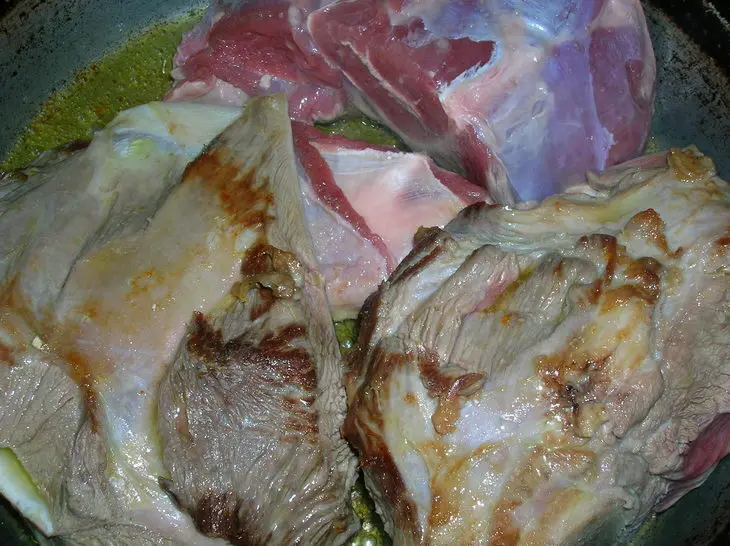 Баранья лопатка с травами в шафранном соусе: шаг 4