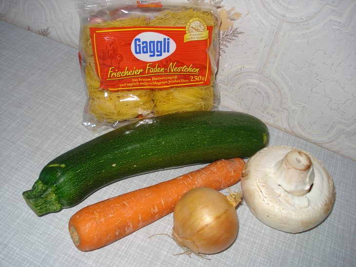 Суп лапша с овощами : шаг 1