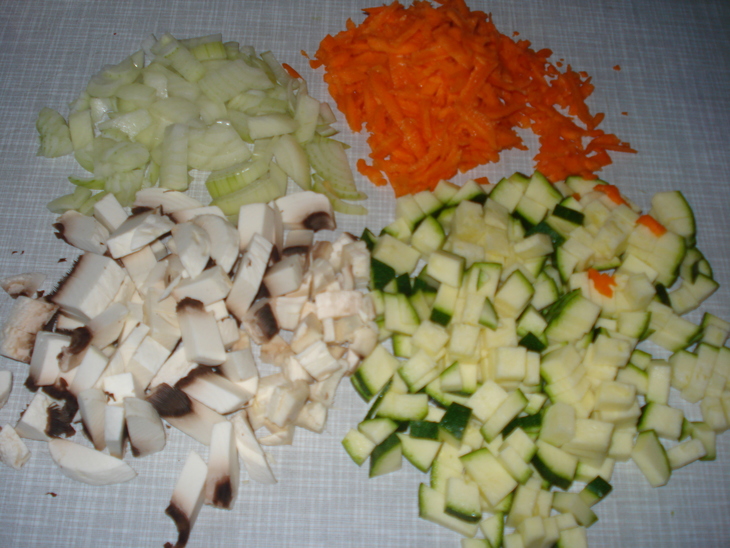 Суп лапша с овощами : шаг 2