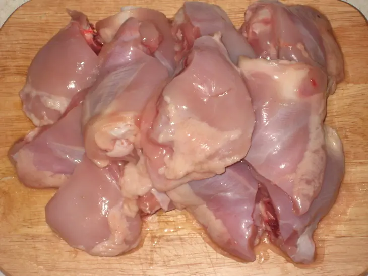 Курица,тушеная с маслинами и овощами и с добавлением гнезд.: шаг 4