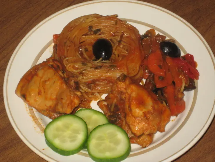 Курица,тушеная с маслинами и овощами и с добавлением гнезд.: шаг 9