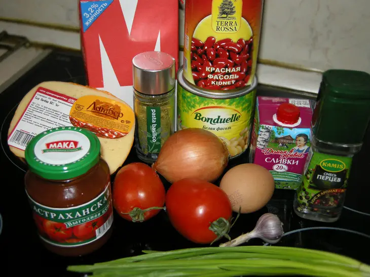 Мясная запеканка с фасолью под сырным соусом.: шаг 1
